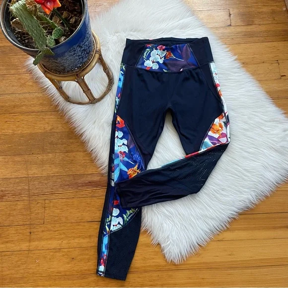 Athleta high waisted tropical print leggings size medium - Picture 6 of 12